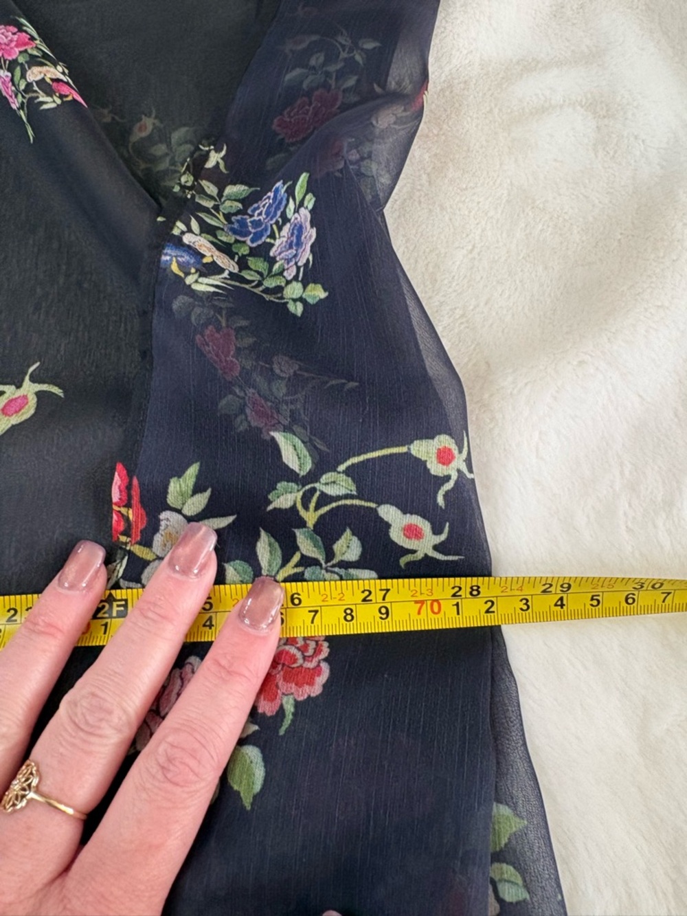 The Met Museum Peony Sheer Poncho – Elegant Floral art to wear artsy artistic OS - Picture 6 of 7